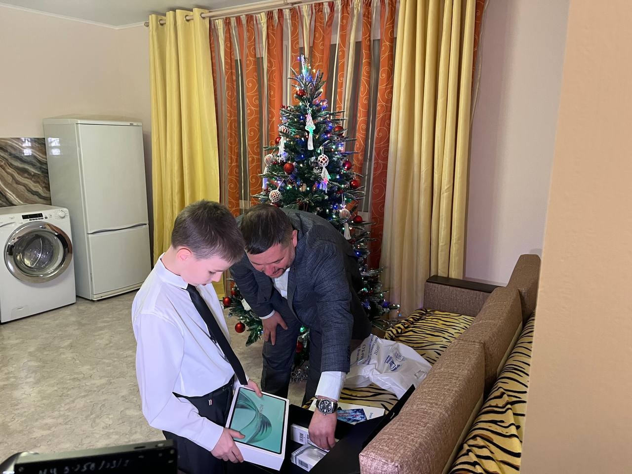 Депутаты областного парламента продолжают исполнять мечты детей